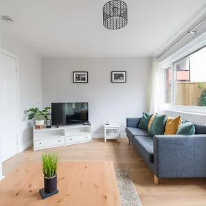Holiday home Charming 3-bed House In, Newcastle upon Tyne